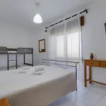 Apartamento Presidente - Amplo 6 Pessoas Com Parking E A 10 Min Da Da Rocha Portimão