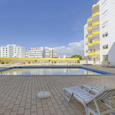 Presidente - Amplo 6 Pessoas Com Parking E A 5 Min Da Da Rocha * Portimao