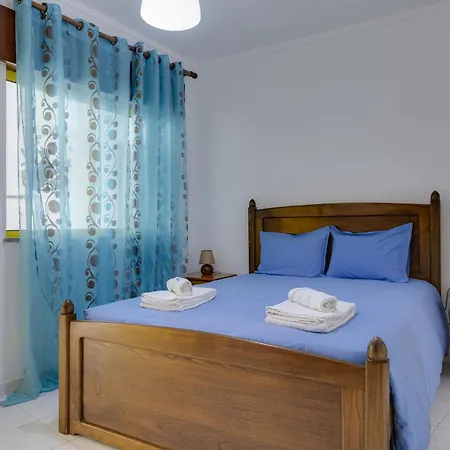 Presidente - Amplo 6 Pessoas Com Parking E A 10 Min Da Da Rocha * Portimão