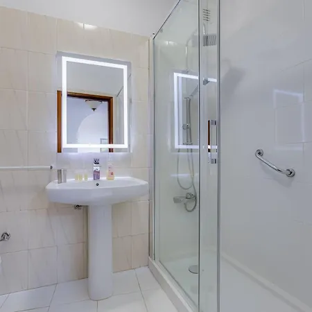 Presidente - Amplo 6 Pessoas Com Parking E A 5 Min Da Da Rocha Apartment Portimao