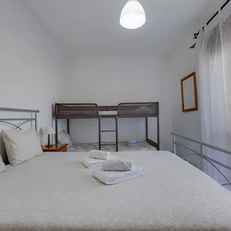 Presidente - Amplo 6 Pessoas Com Parking E A 10 Min Da Da Rocha Portimão